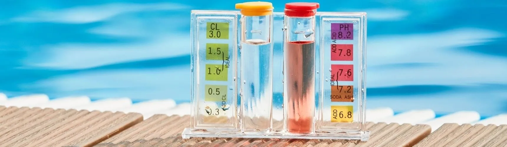 Testovací sada pro kontrolu pH vody v bazénu.